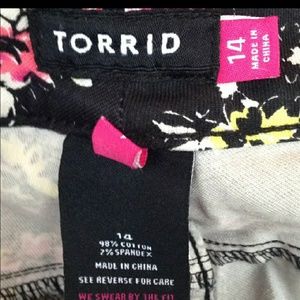 torrid Pants - NWOT Torrid floral jeans torrid Pants - NWOT Torrid floral jeans